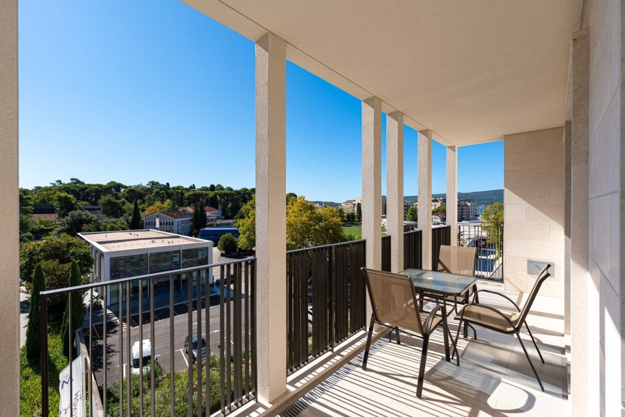 Apartamento en Tivat, Montenegro, 89 m² - imagen 15