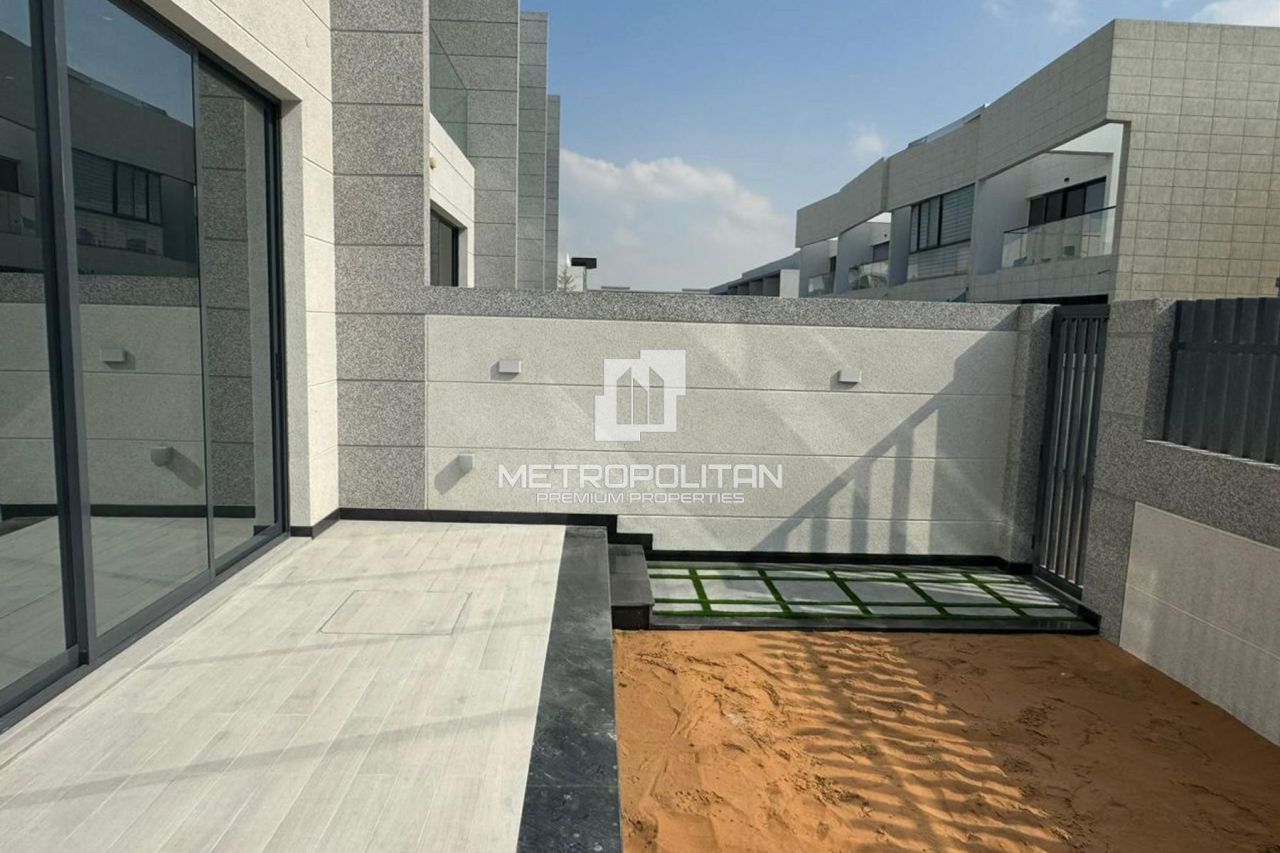 Townhouse in Dubai, UAE, 297 m² - picture 11