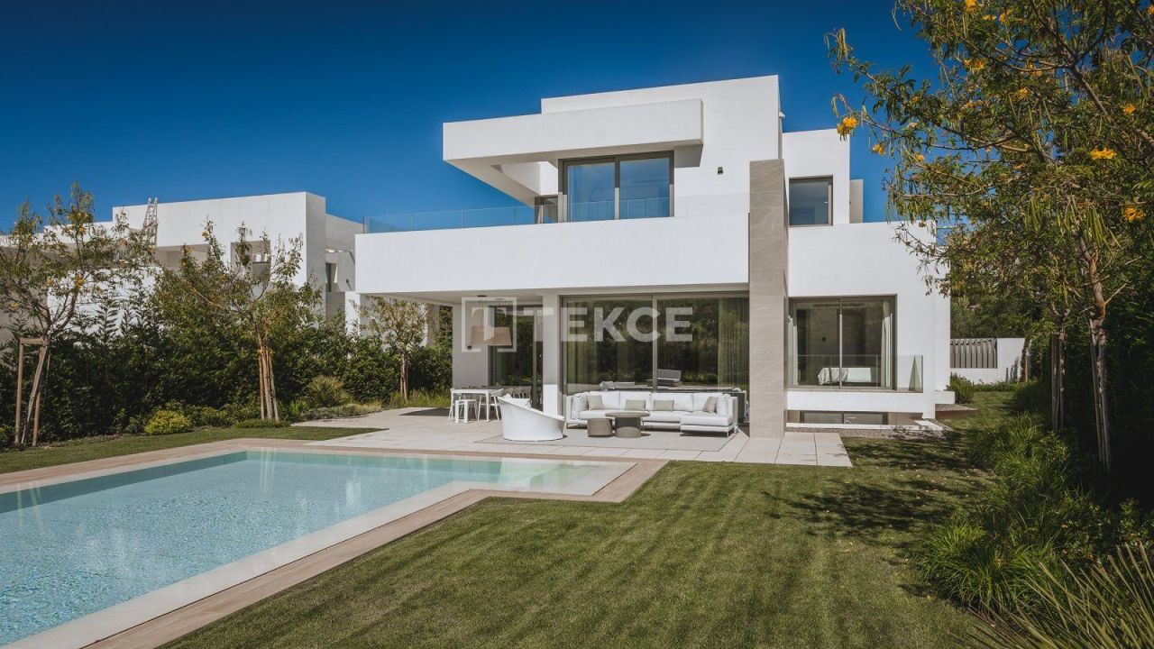 Villa a Estepona, Spagna, 626 m² - foto 3