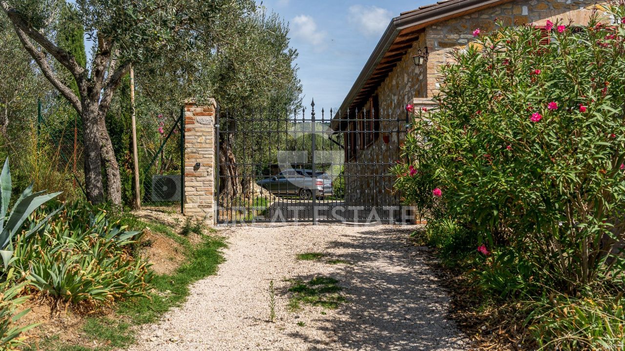 Haus in Corciano, Italien, 418.8 m² - Foto 2