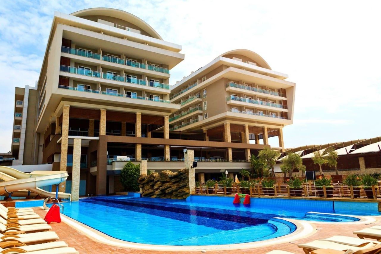 Hotel en Alanya, Turquia, 10 000 m² - imagen 1