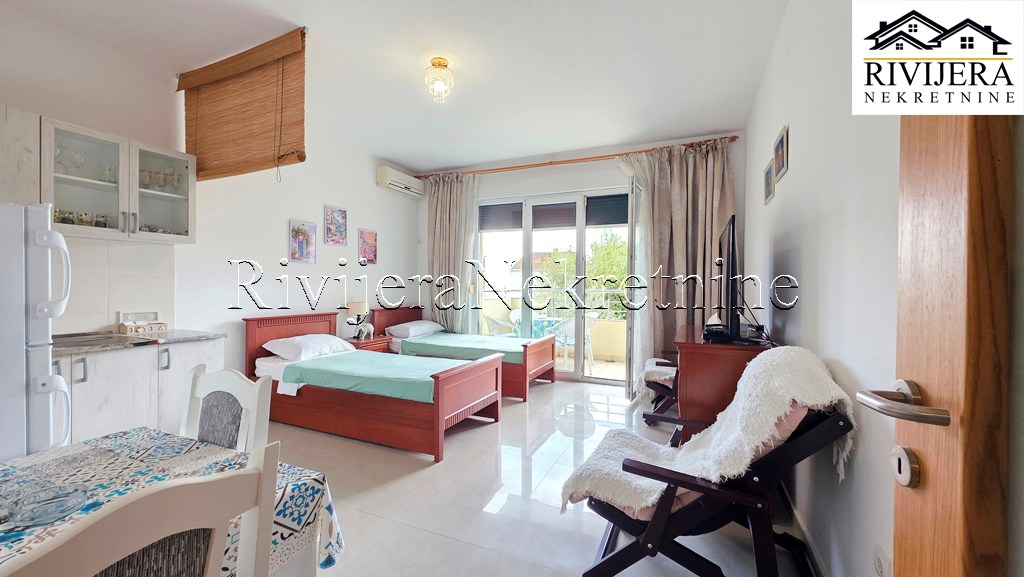 Piso en Herceg-Novi, Montenegro, 42 m² - imagen 1