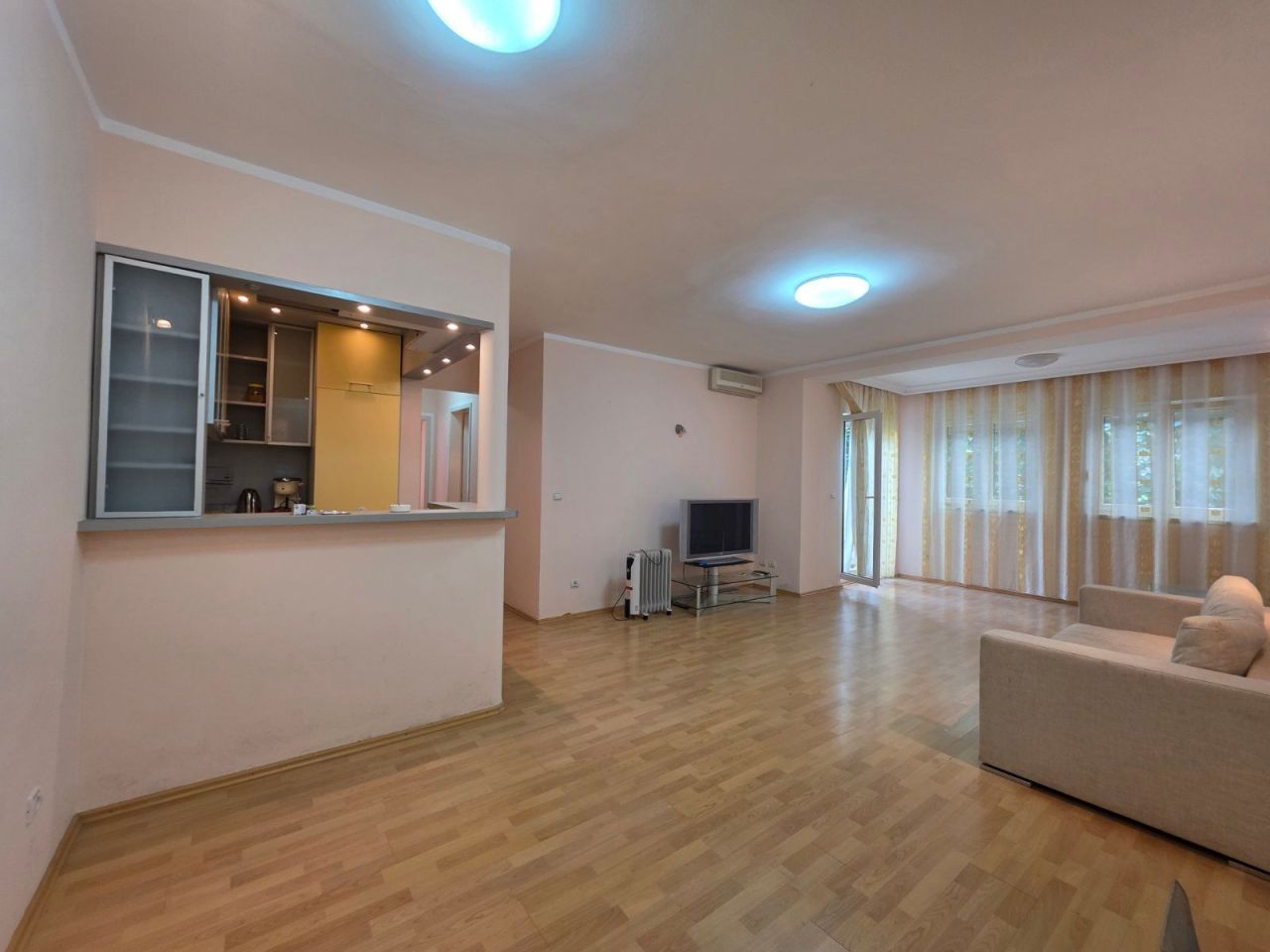Apartamento en Budva, Montenegro, 70 m² - imagen 1
