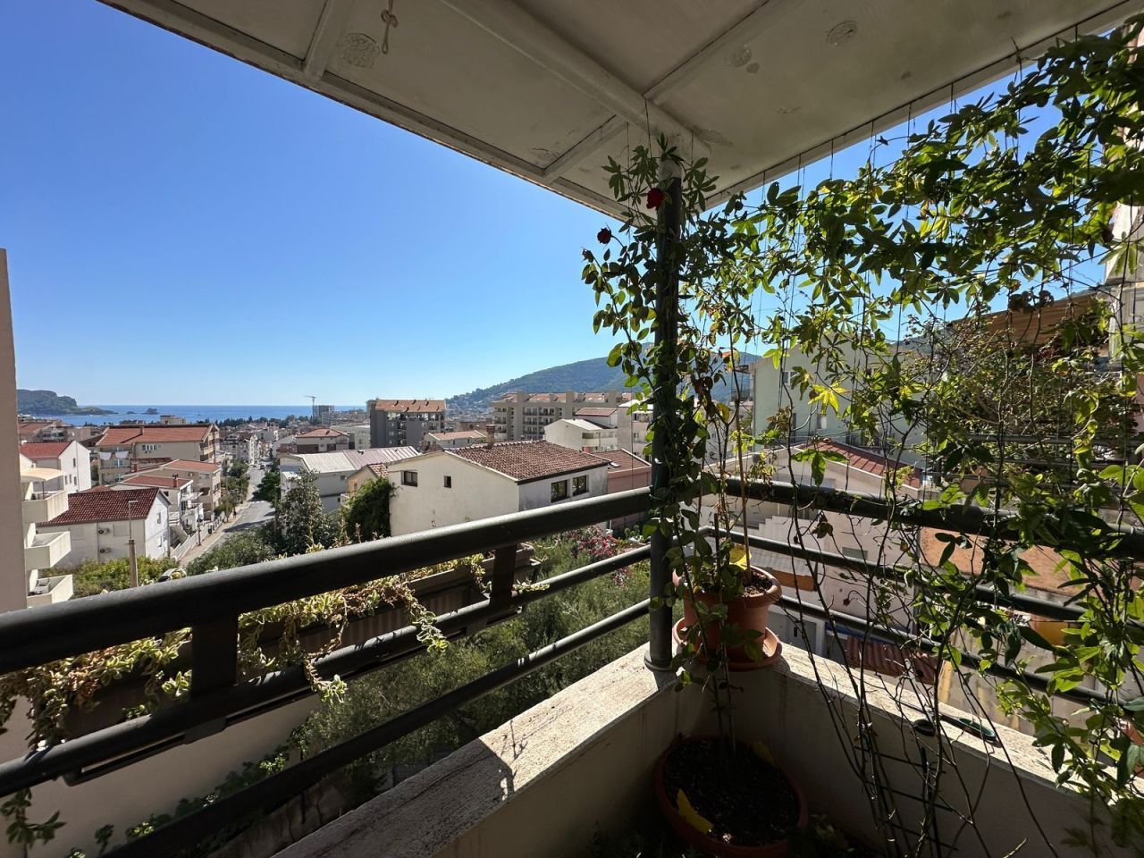 Apartamento en Budva, Montenegro, 55 m² - imagen 1