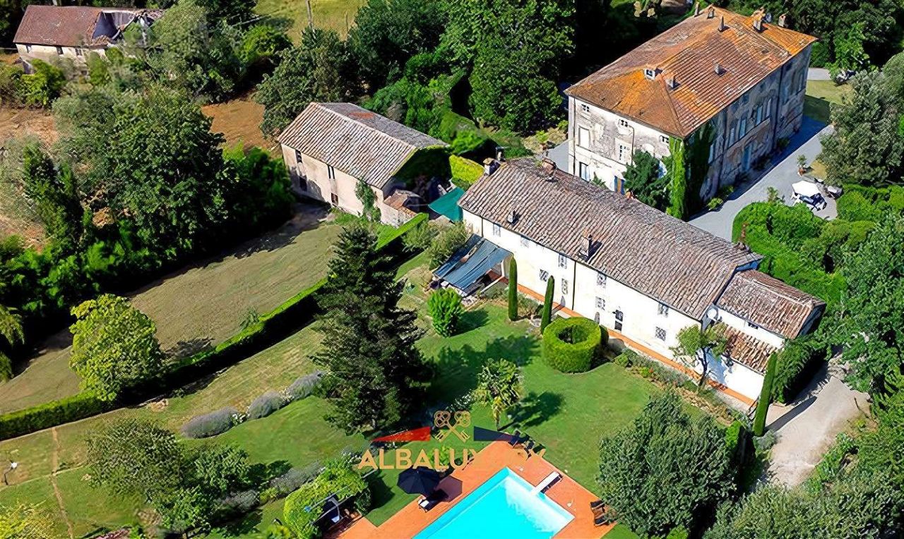 Villa in Capannori, Italien, 1 700 m² - Foto 1