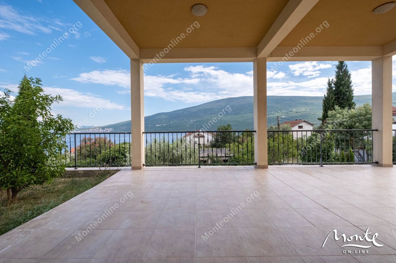 Villa in Denovici, Montenegro, 247.8 m² - picture 3