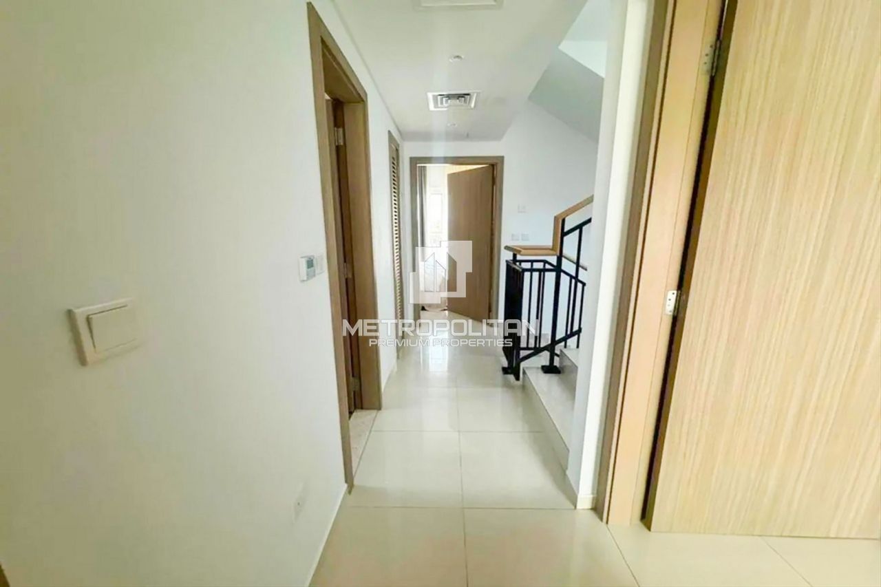 Townhouse a Dubai, EAU, 219 m² - foto 13