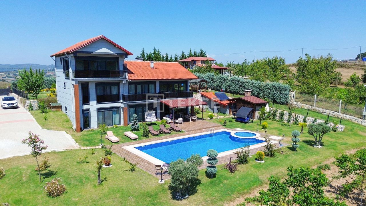 Appartamenti Karamürsel, Turchia, 356 m² - foto 1