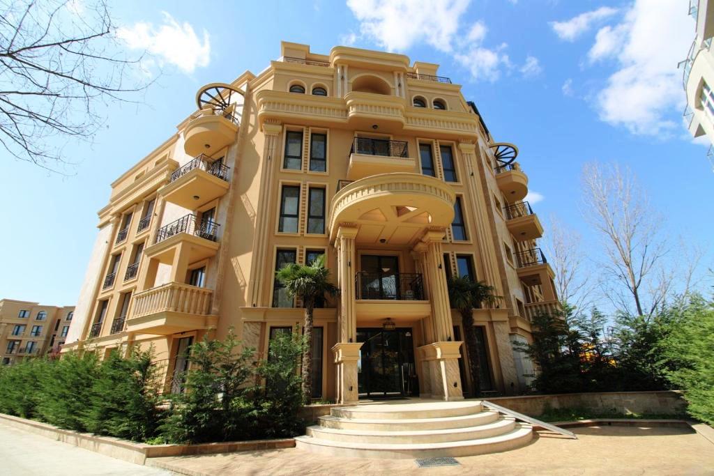 Flat at Sunny Beach, Bulgaria, 52 m² - picture 1