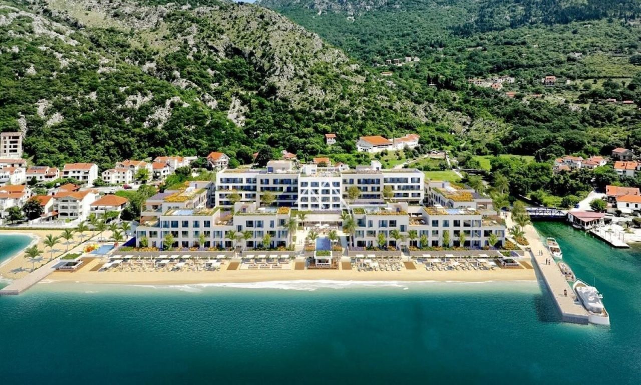 Apartment in Risan, Montenegro, 288 m² - picture 11