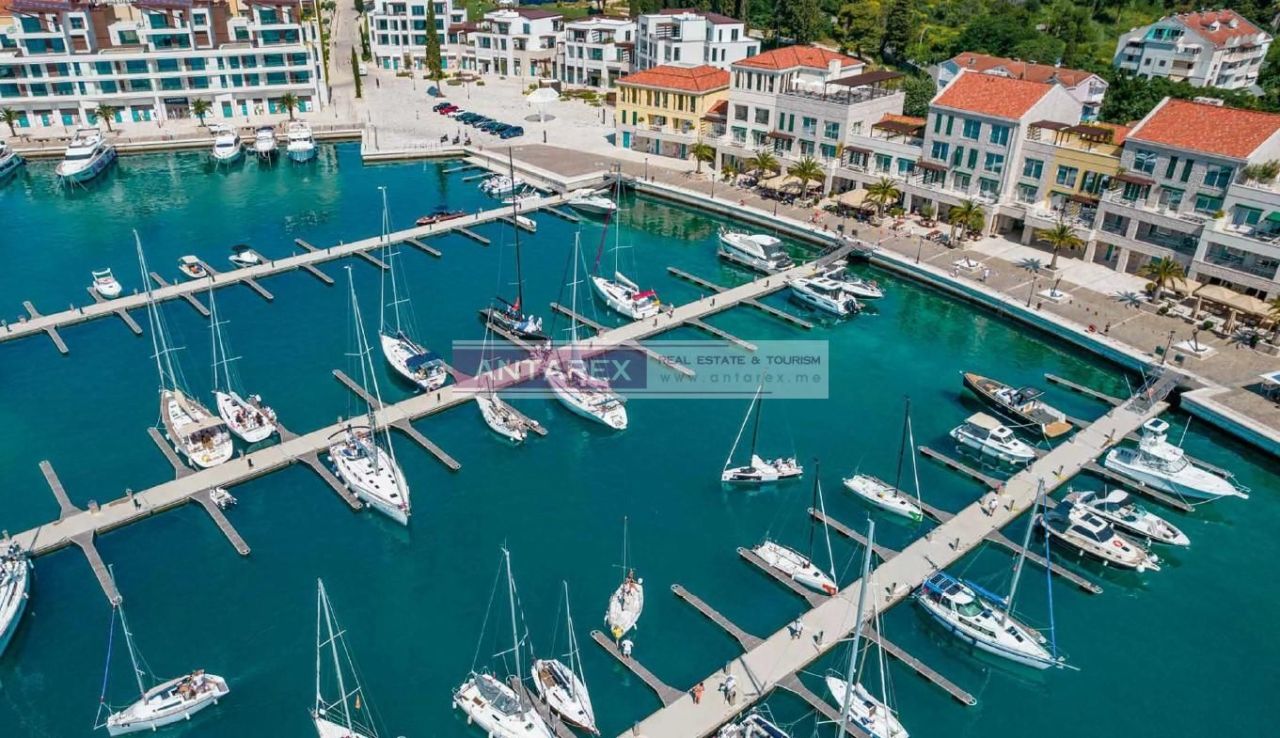 Appartement à Kumbor, Monténégro, 133 m² - image 1