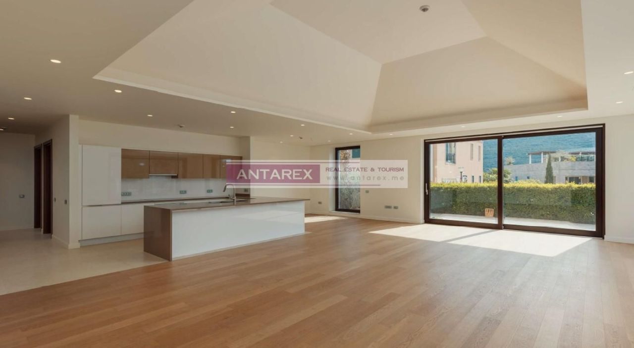 Villa à Kumbor, Monténégro, 287 m² - image 3