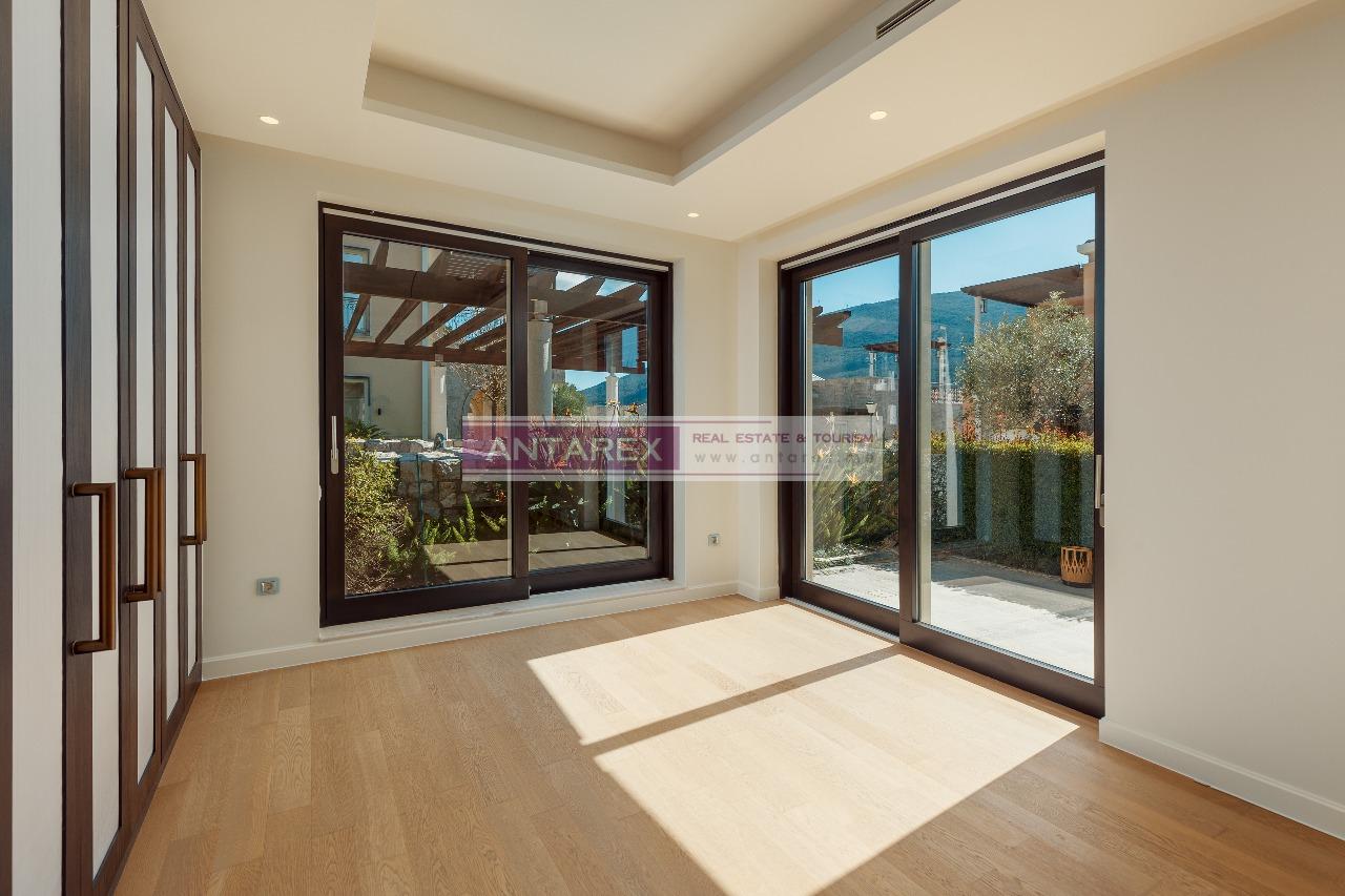 Villa à Kumbor, Monténégro, 287 m² - image 4