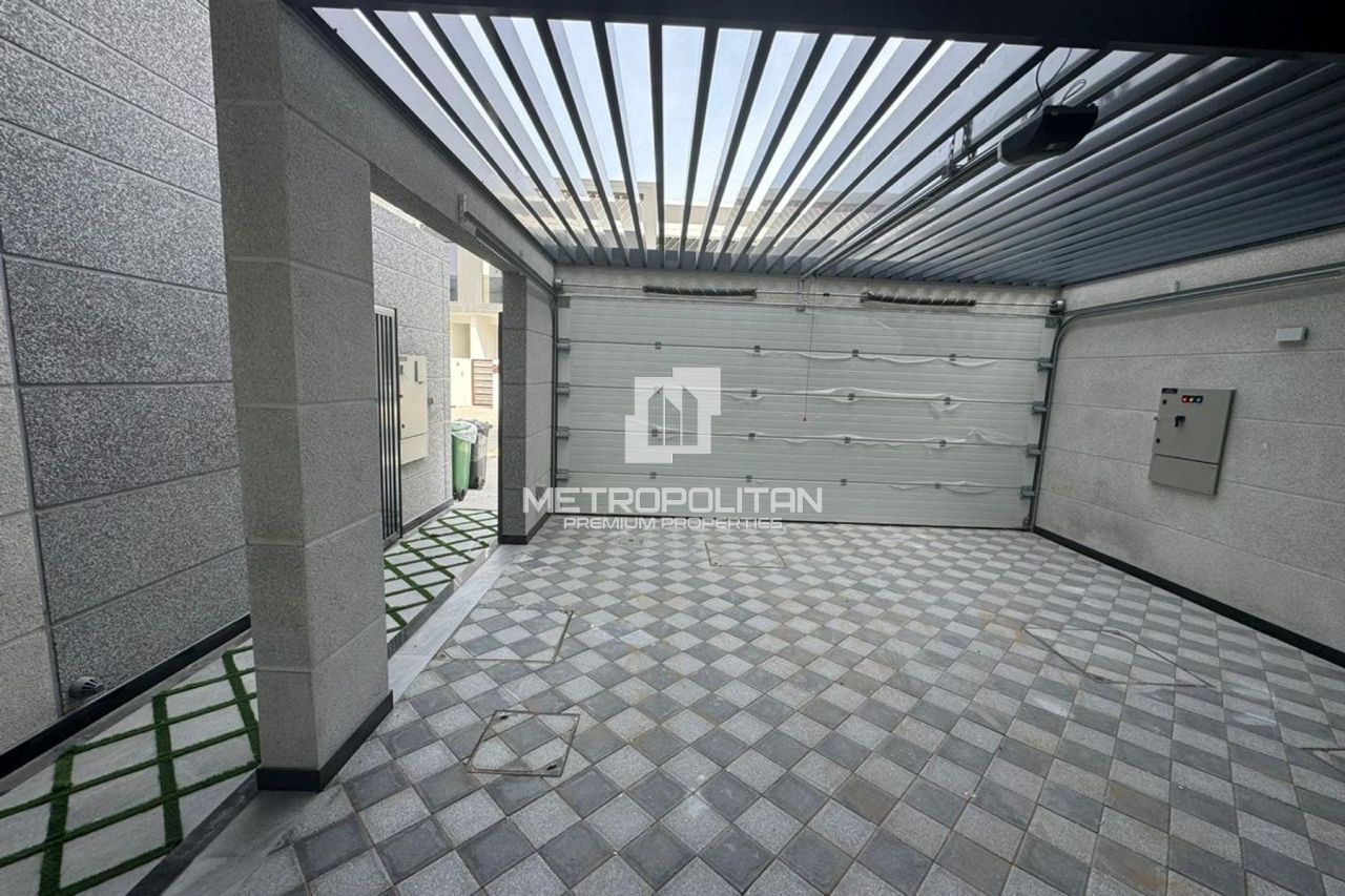 Townhouse in Dubai, UAE, 297 m² - picture 4