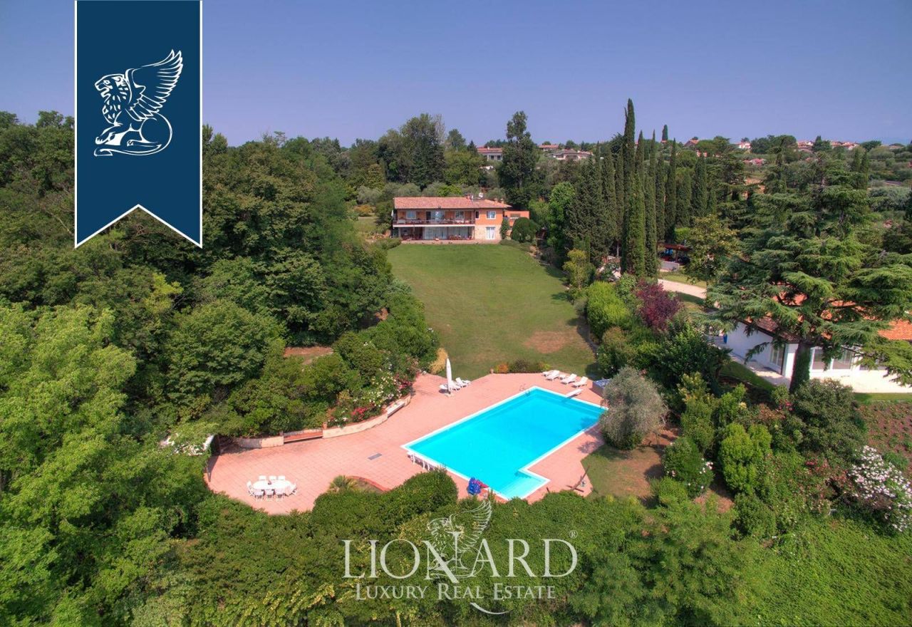 Villa a Manerba del Garda, Italia, 750 m² - foto 2