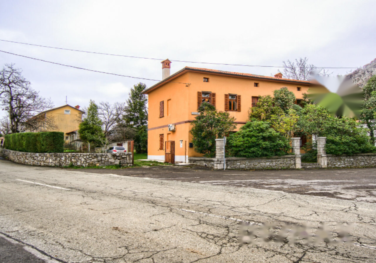 Farm in Komen, Slovenia, 3 327 m² - picture 8