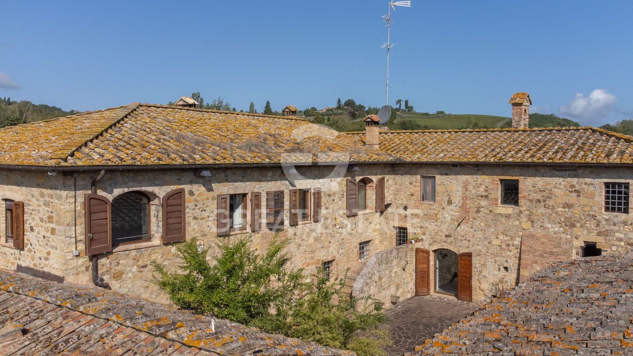 Haus in Castelnuovo, Italien, 987.6 m² - Foto 4