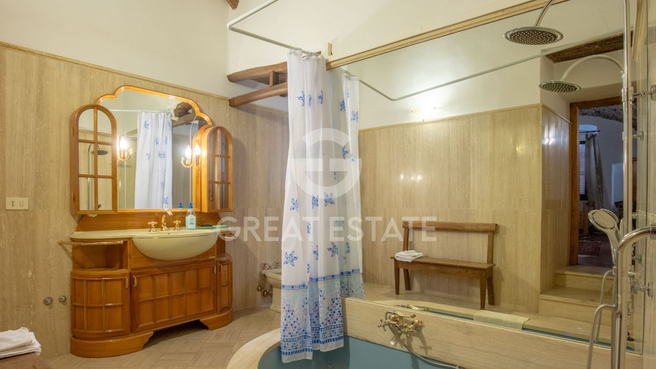 Apartment in Spoleto, Italy, 85 m² - picture 8