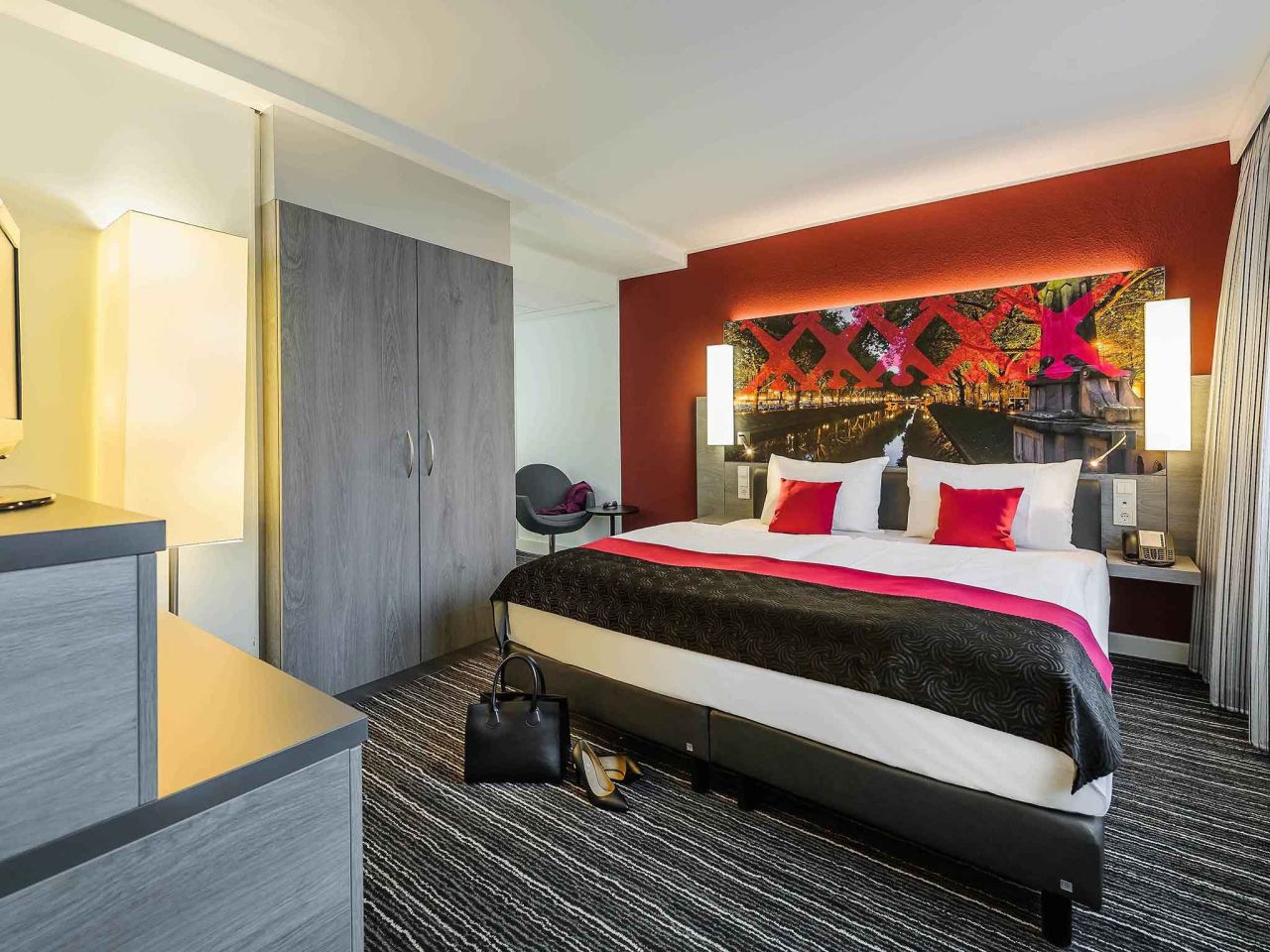 Hotel in Duesseldorf, Germany, 1 000 m² - picture 1