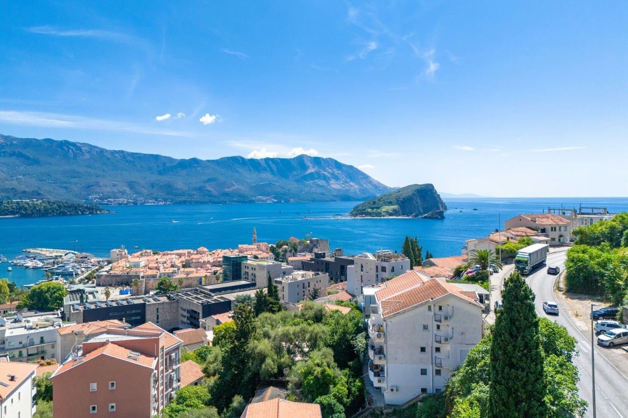 Apartment in Budva, Montenegro, 73 m² - picture 1