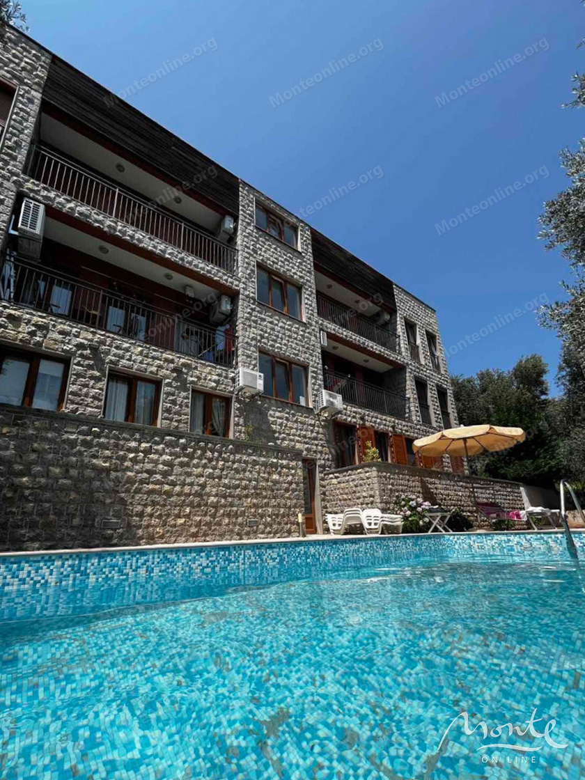 Apartment in Petrovac, Montenegro, 54 m² - picture 1