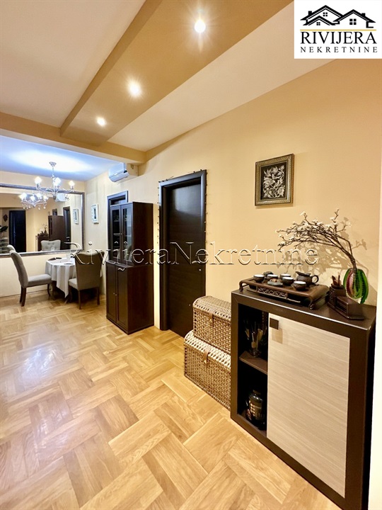 Flat in Tivat, Montenegro, 91 m² - picture 1