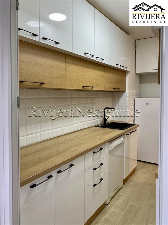 Flat in Tivat, Montenegro, 64 m² - picture 10