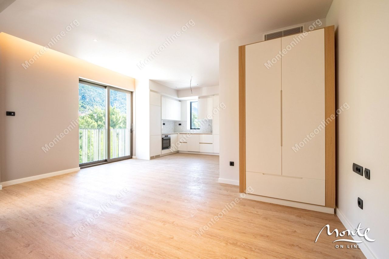 Apartamento en Tivat, Montenegro, 134 m² - imagen 2