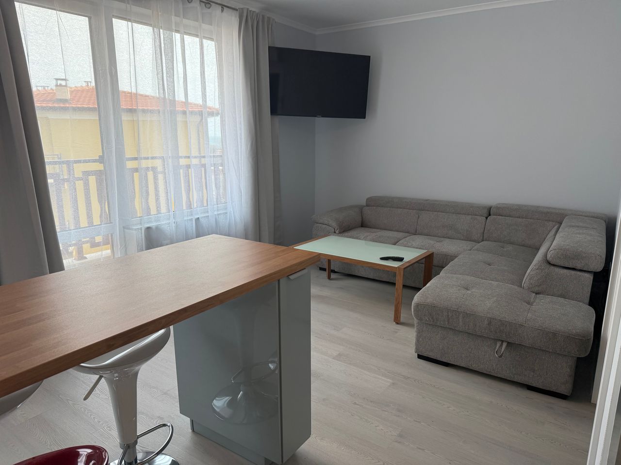 Piso en Santos Constantino y Elena, Bulgaria, 68 m² - imagen 1