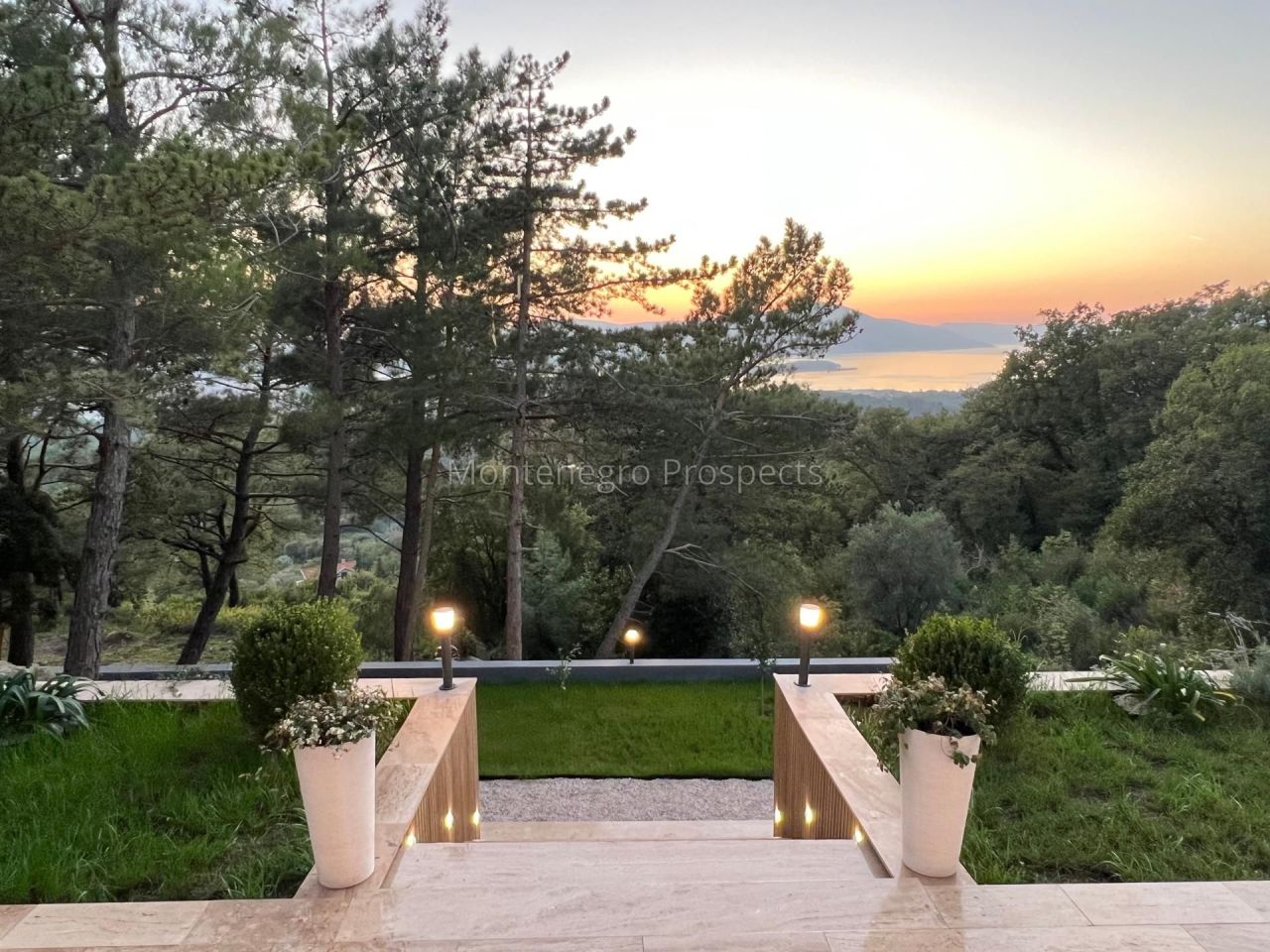 Villa a Tivat, Montenegro, 480 m² - foto 3