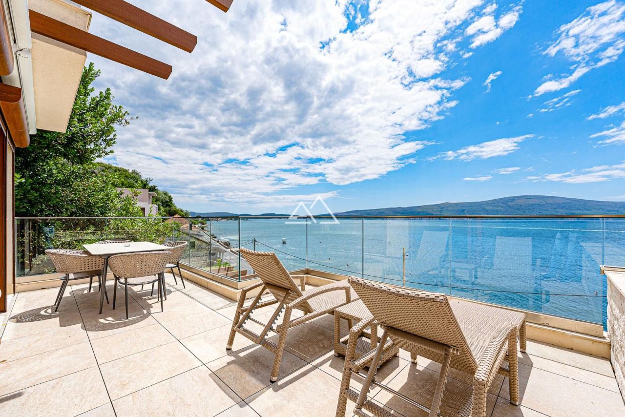 Appartement à Tivat, Monténégro, 91 m² - image 1