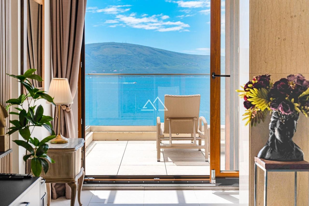 Apartment in Tivat, Montenegro, 91 m² - picture 2