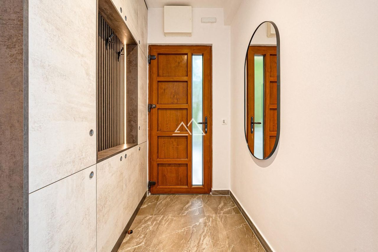 Apartment in Tivat, Montenegro, 91 m² - picture 8