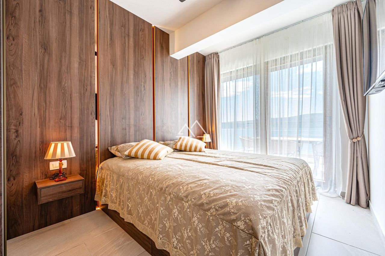 Apartment in Tivat, Montenegro, 91 m² - picture 10