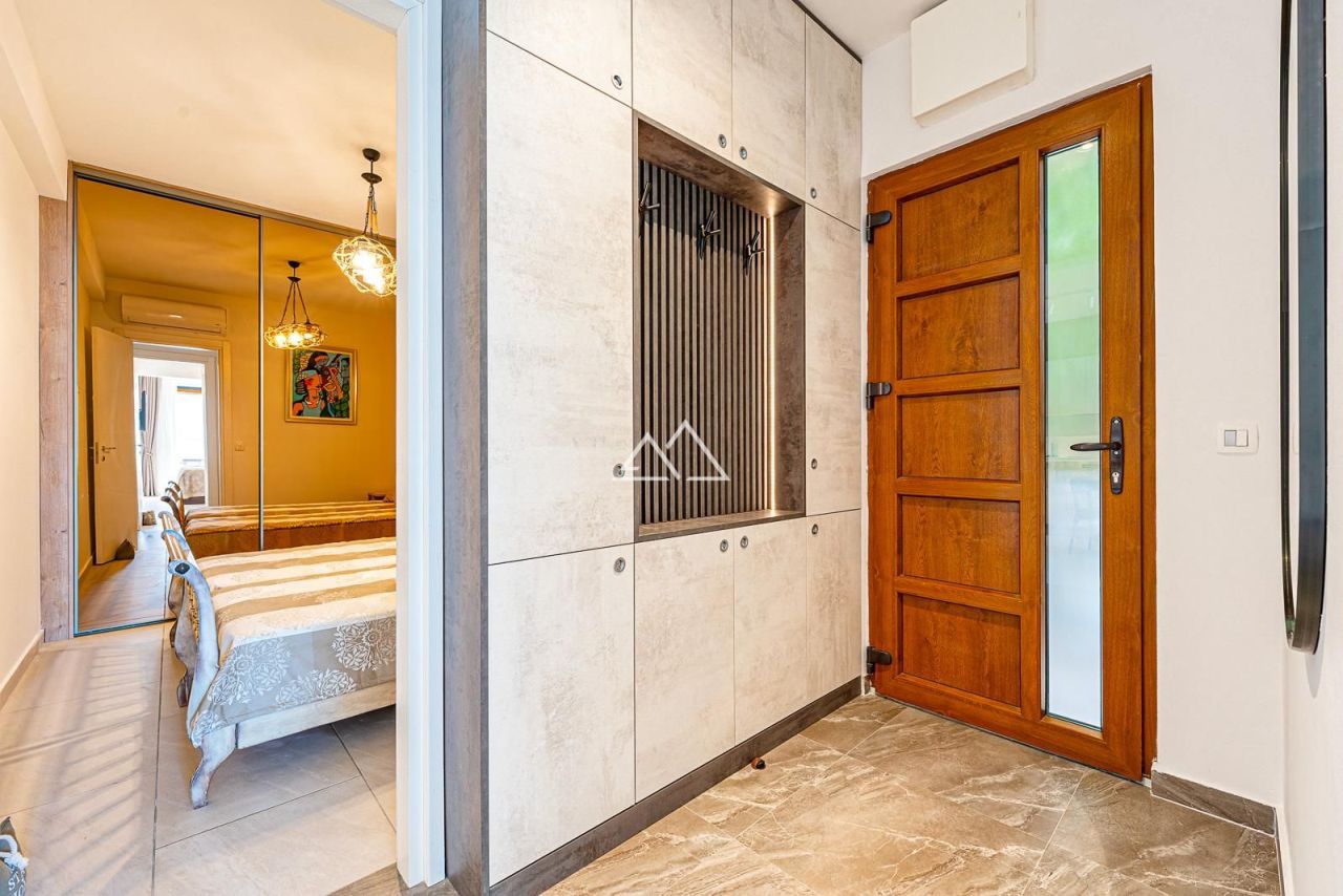 Apartment in Tivat, Montenegro, 91 m² - picture 14