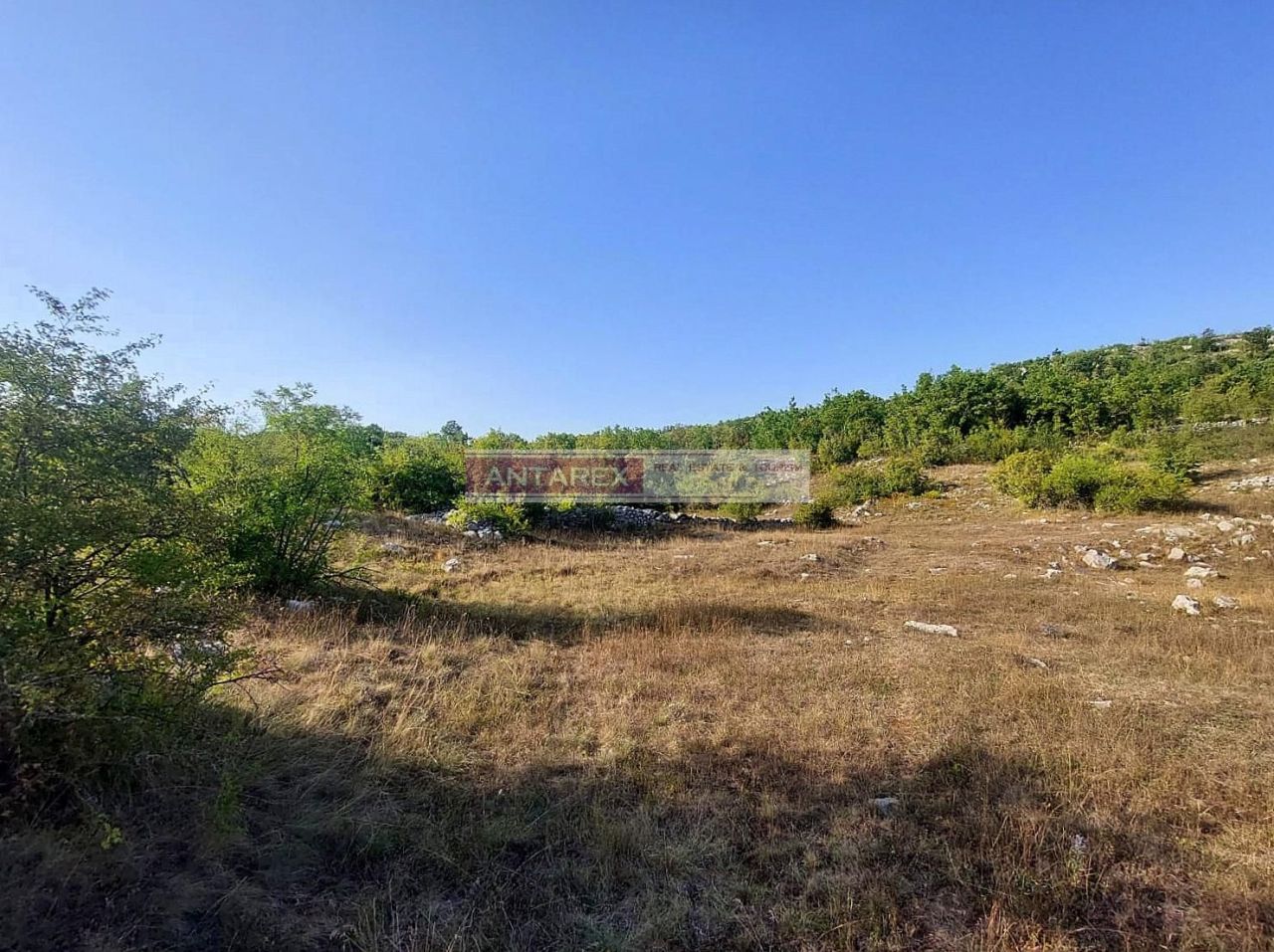 Terreno a Nikšić, Montenegro, 28 811 m2 - foto 1