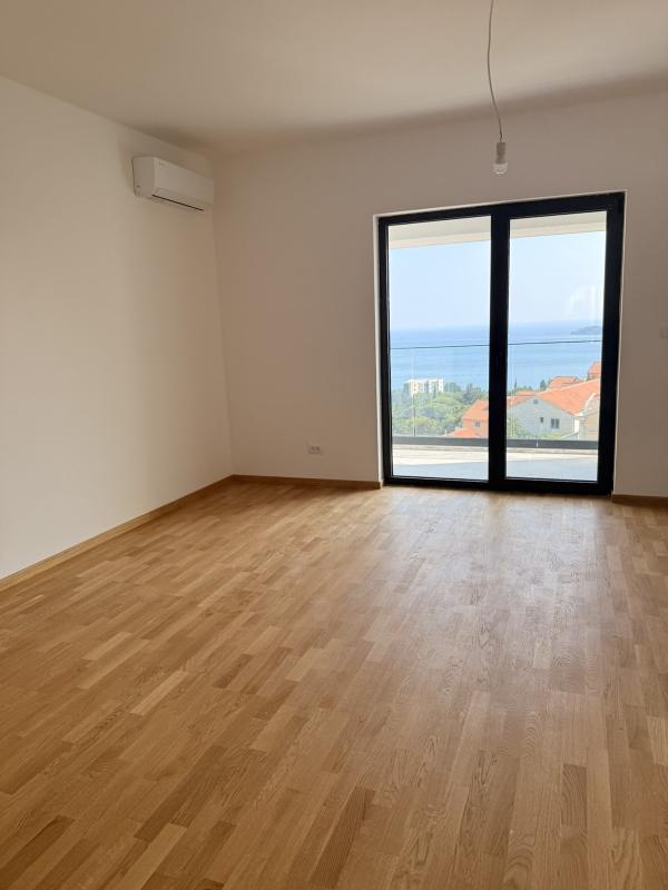 Wohnung in Becici, Montenegro, 43 m² - Foto 1