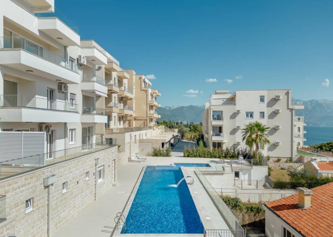Appartement à Baosici, Monténégro, 120 m² - image 1