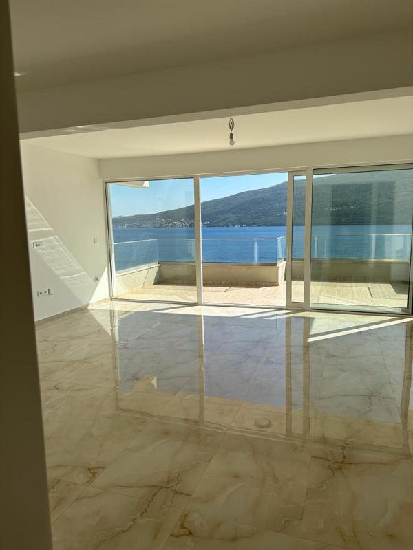 Flat in Baosici, Montenegro, 120 m² - picture 11