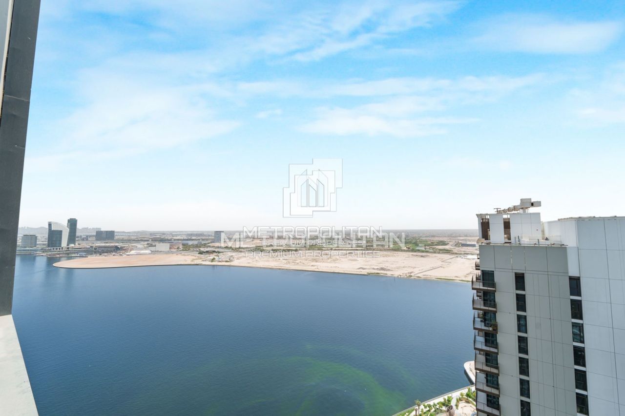 Apartment in Dubai, UAE, 68 m² - picture 1