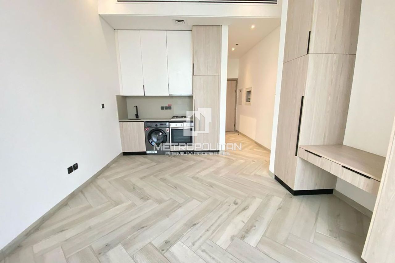 Apartment in Dubai, UAE, 35 m² - picture 2