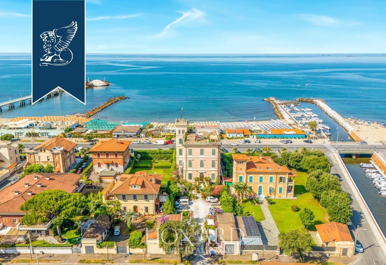 Hotel in Massa, Italy, 1 869 m² - picture 4