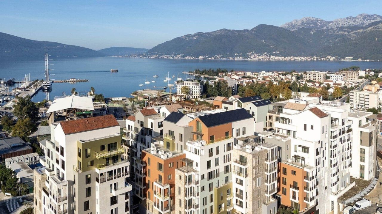 Wohnung in Tivat, Montenegro, 200 m² - Foto 2