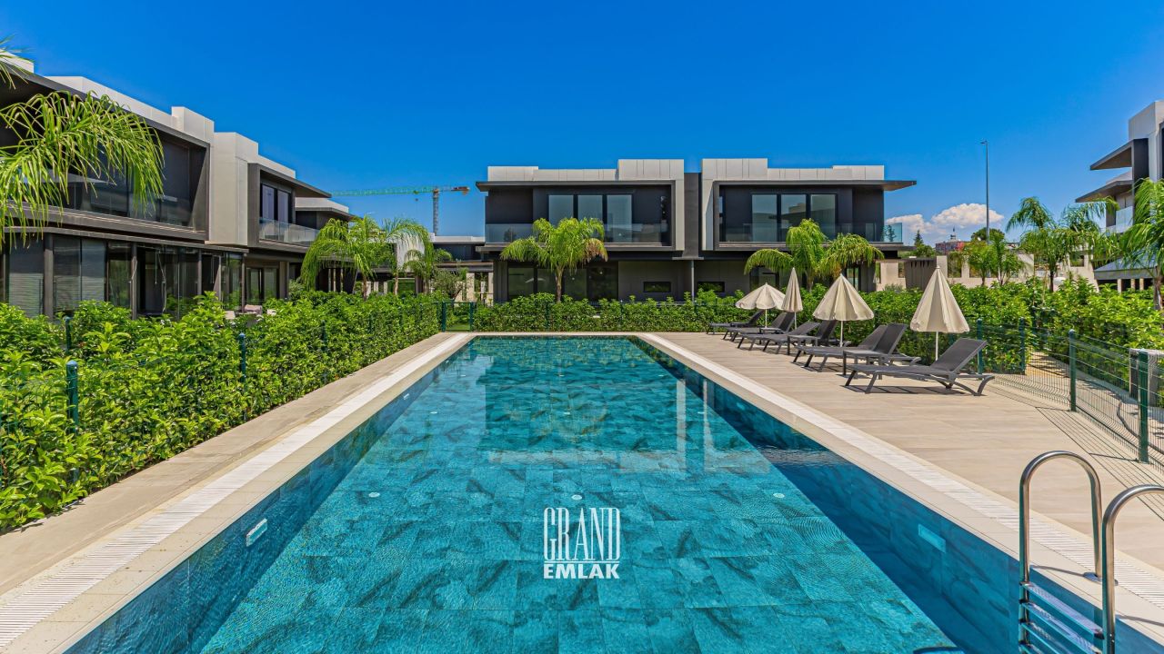 Villa à Antalya, Turquie, 275 m² - image 2