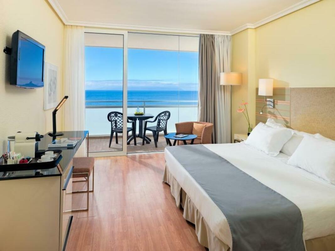 Hotel on Tenerife, Spain, 5 500 m² - picture 1