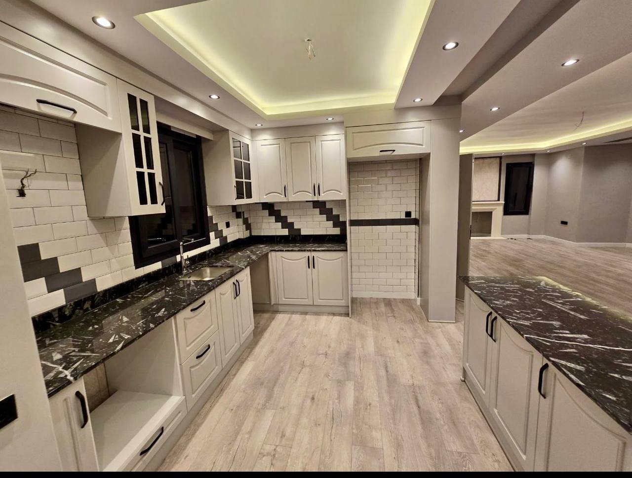 Villa à Mersin, Turquie, 350 m² - image 2