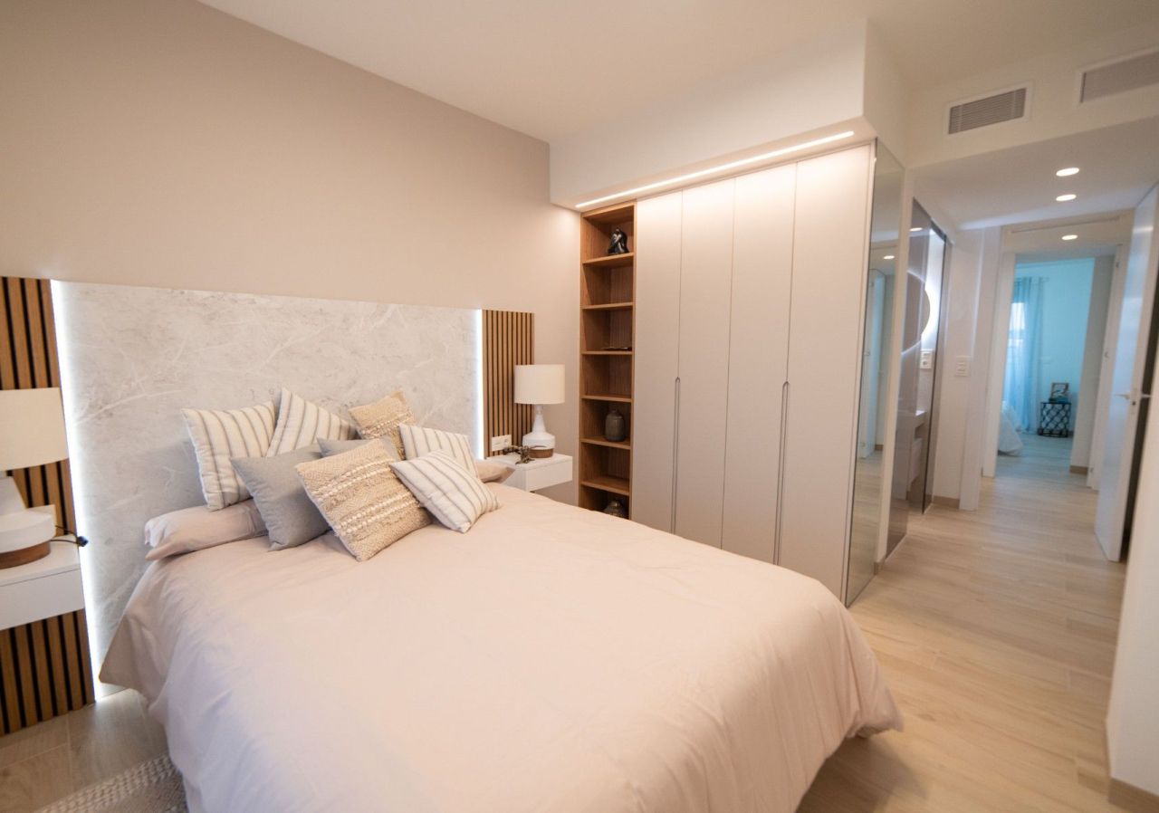 Apartment in Guardamar del Segura, Spain, 78 m² - picture 1