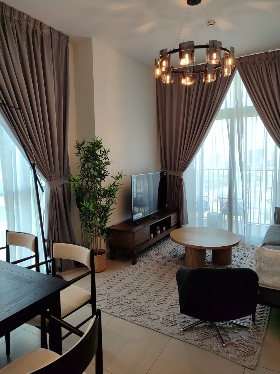 Flat in Dubai, UAE, 69 m² - picture 1