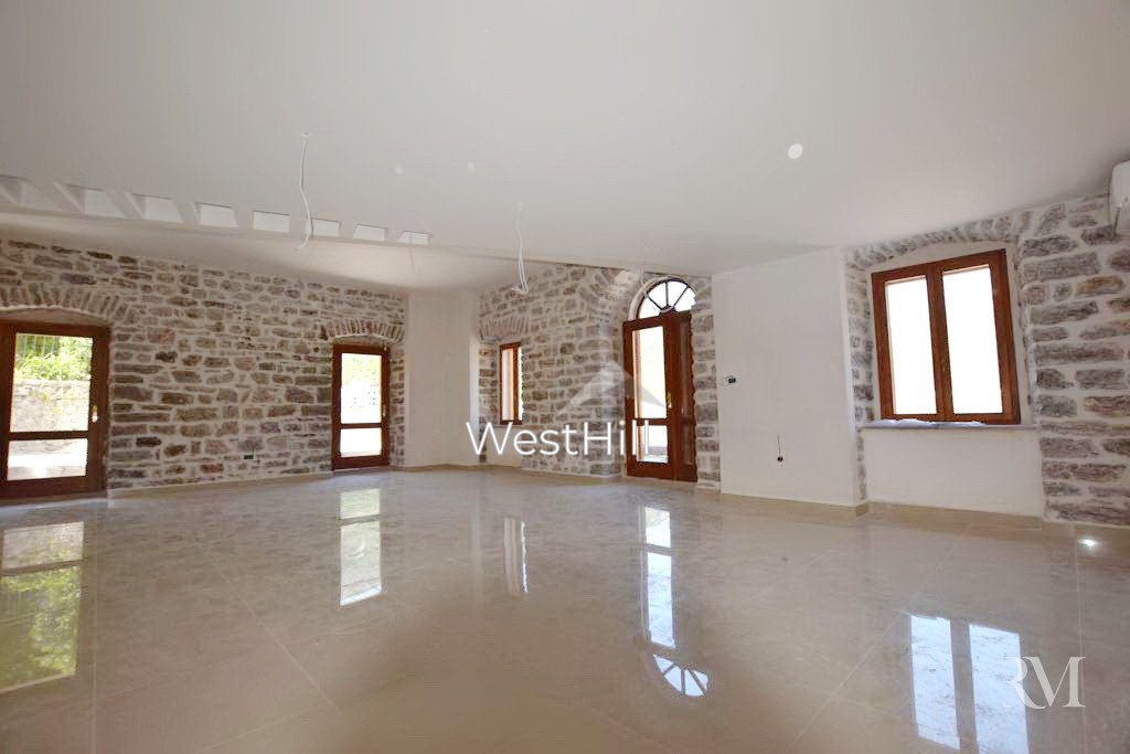 Casa a Kamenari, Montenegro, 86 m² - foto 1