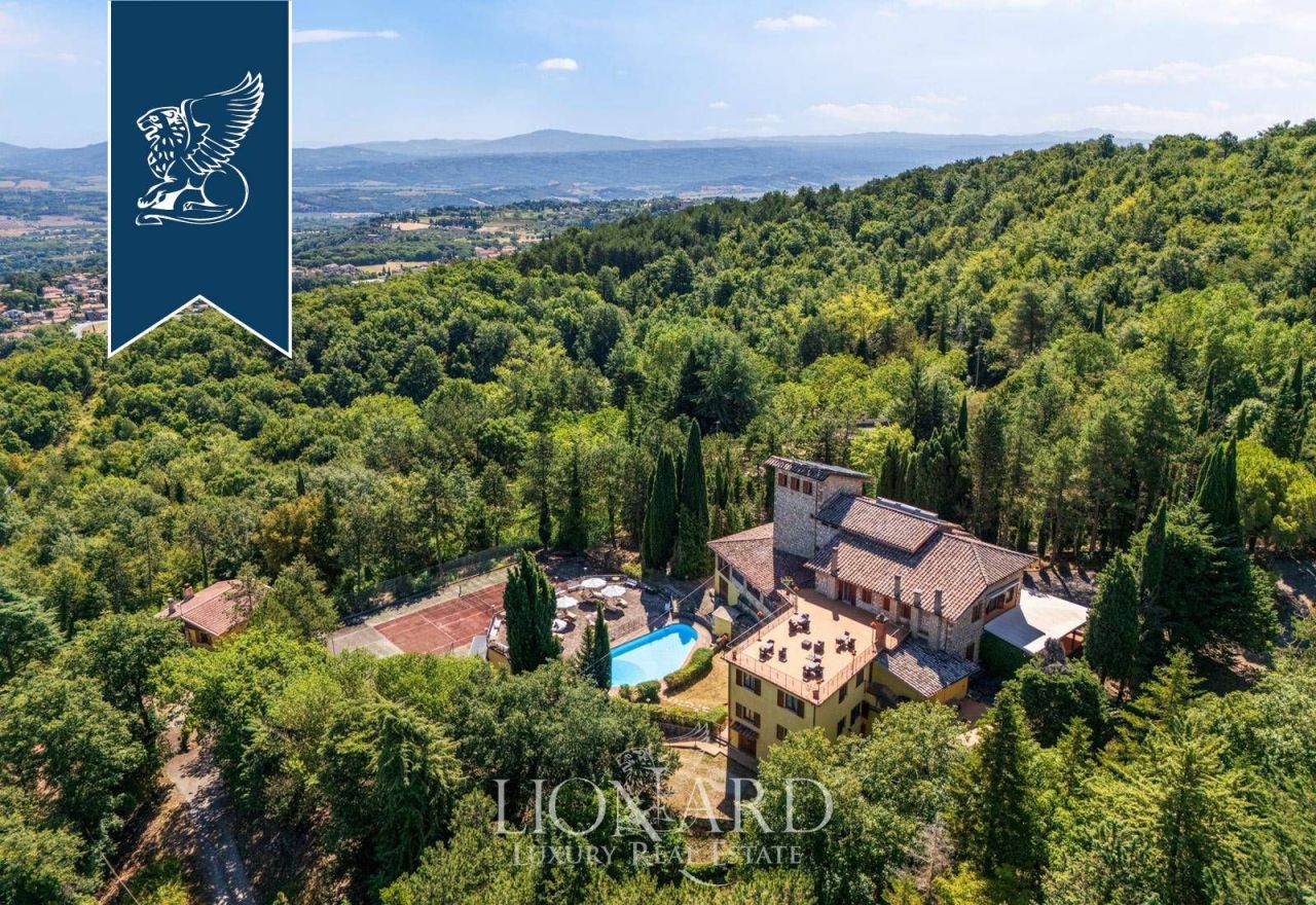 Farm in Sarteano, Italien, 1 540 m² - Foto 1